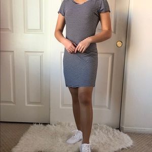 ♡BLACK AND WHITE STRIPED T-SHIRT DRESS♡